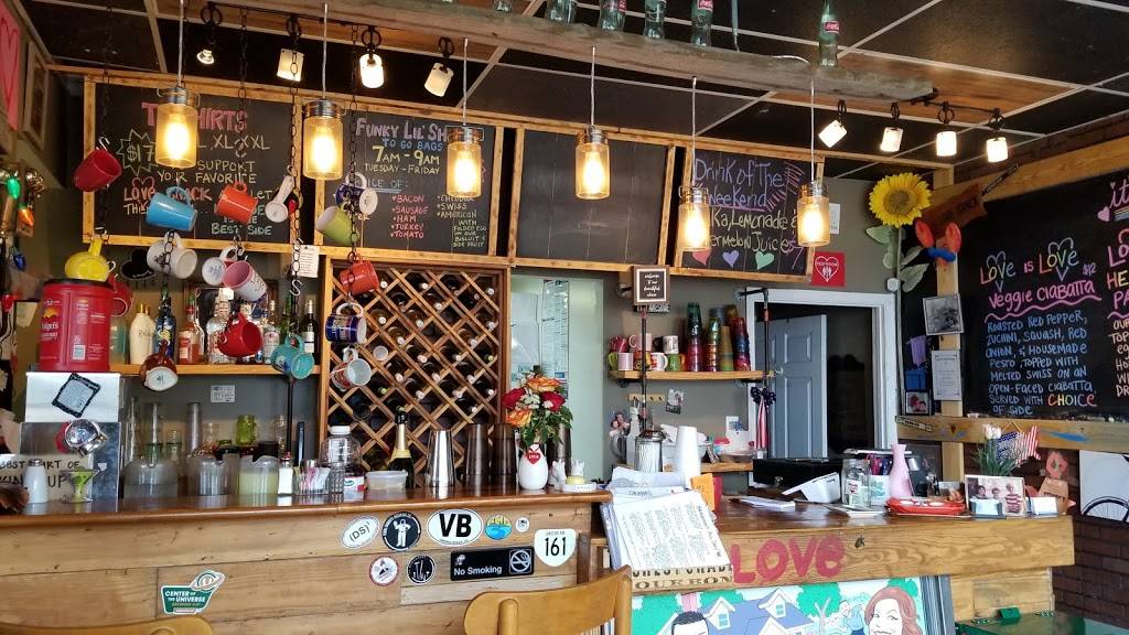 SBs Lakeside Love Shack | restaurant | 6935 Lakeside Ave, Richmond, VA 23228, USA | 8049222371 OR +1 804-922-2371