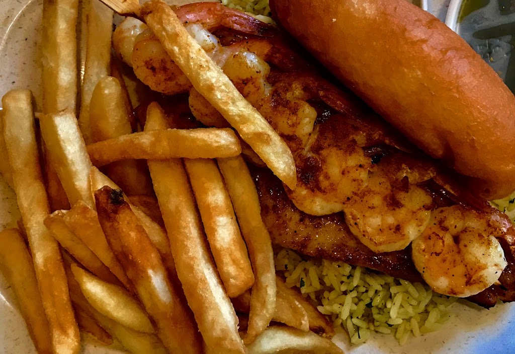 Captain Ds | restaurant | 800 N Davis Ave, Cleveland, MS 38732, USA | 6628467575 OR +1 662-846-7575