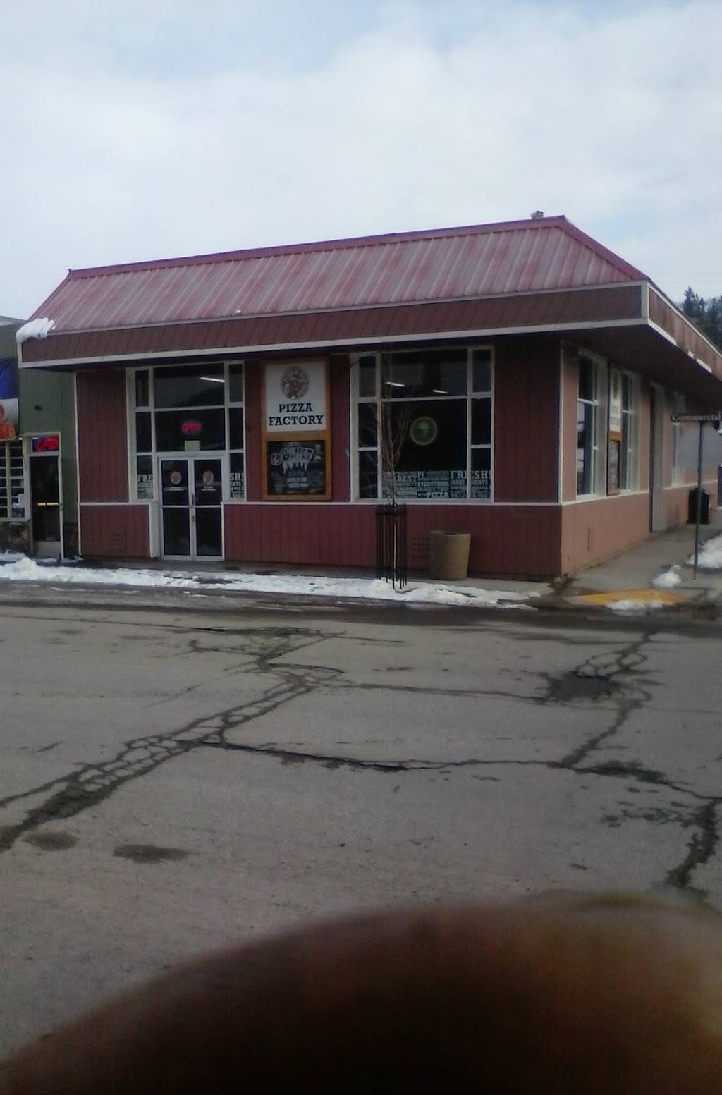 Pizza Factory | restaurant | 197 Commercial St, Portola, CA 96122, USA | 5308320430 OR +1 530-832-0430