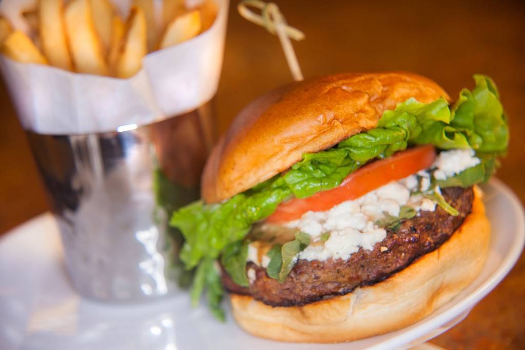 Tenafly Classic Diner | restaurant | 16 W Railroad Ave, Tenafly, NJ 07670, USA | 2015675522 OR +1 201-567-5522