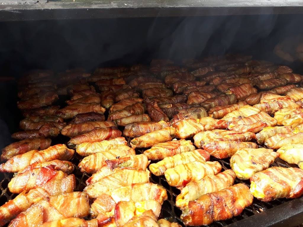 Little Red Shack BBQ | restaurant | 1016 Carp Rd, Stittsville, ON K2S 1B9, Canada | 6139837559 OR +1 613-983-7559