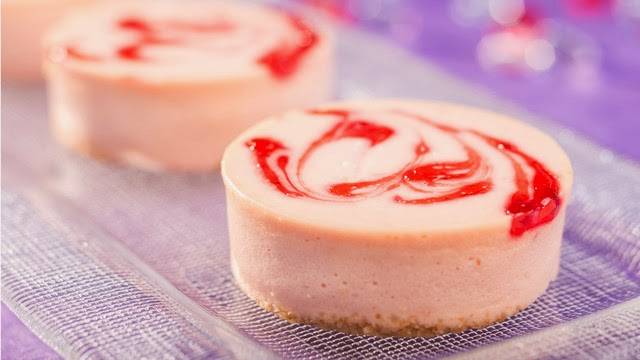 Electric Umbrella | restaurant | 1510 North Avenue of the Stars, Orlando, FL 32830, USA | 4079393463 OR +1 407-939-3463