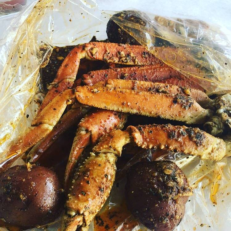 The Crabby Crab | restaurant | 4457 Van Nuys Blvd, Sherman Oaks, CA 91403, USA | 8187892722 OR +1 818-789-2722