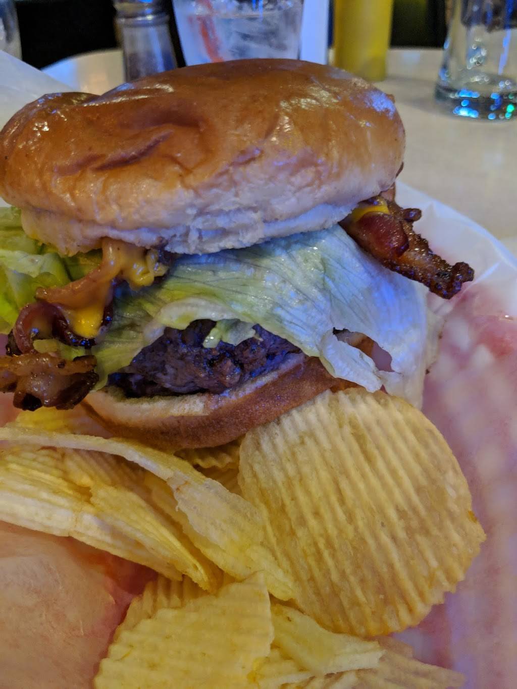 Bristol Tap | restaurant | 46 Cannonball Trail, Bristol, IL 60512, USA | 6305536229 OR +1 630-553-6229