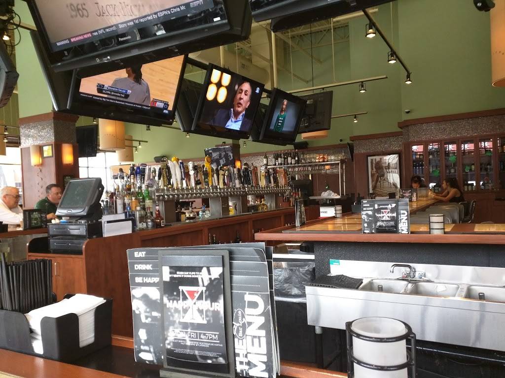 Bar Louie - Twelve Mile Crossing | night club | 44375 Twelve Mile Rd suite g-152, Novi, MI 48377, USA | 2486621100 OR +1 248-662-1100