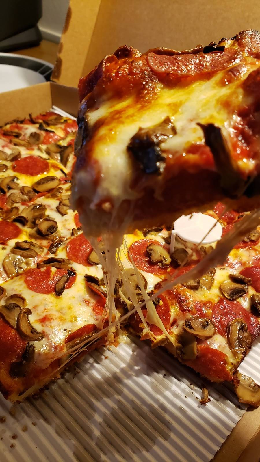 Jets Pizza | meal delivery | 7935 S Broadway, Littleton, CO 80122, USA | 3037071100 OR +1 303-707-1100