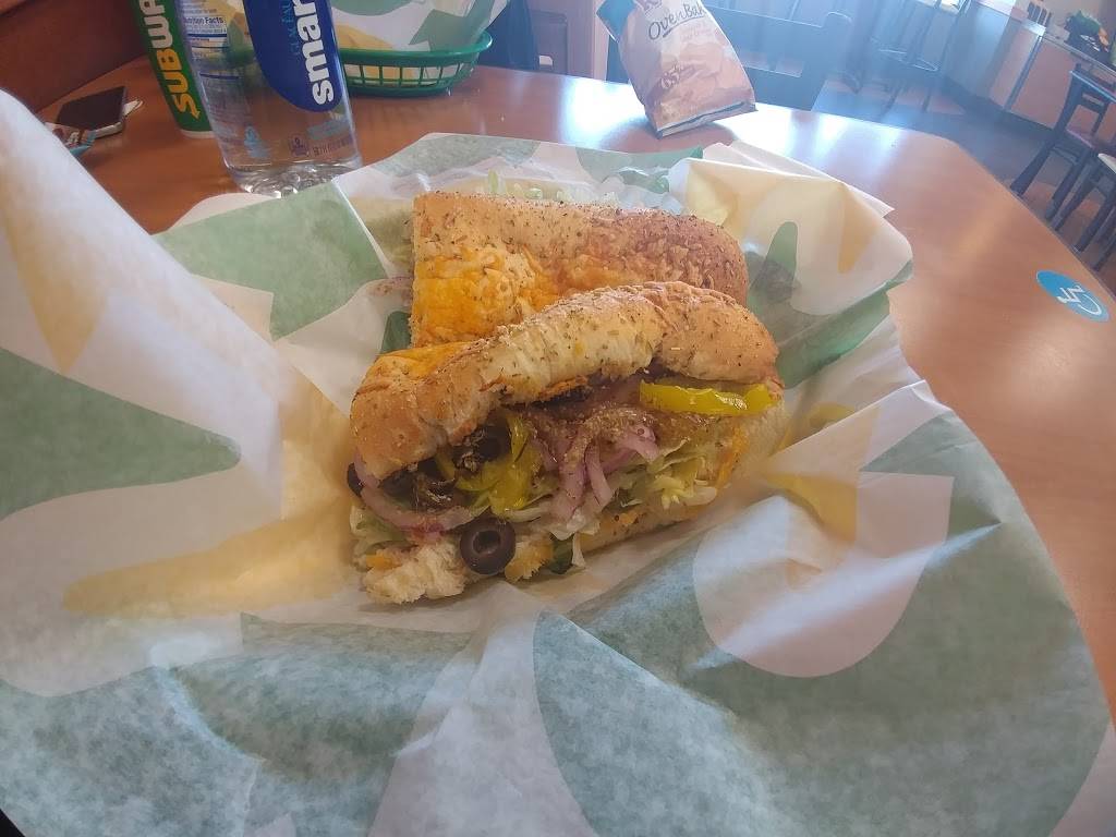Subway | restaurant | 2302 W Deer Valley Rd, Phoenix, AZ 85027, USA | 6232157805 OR +1 623-215-7805