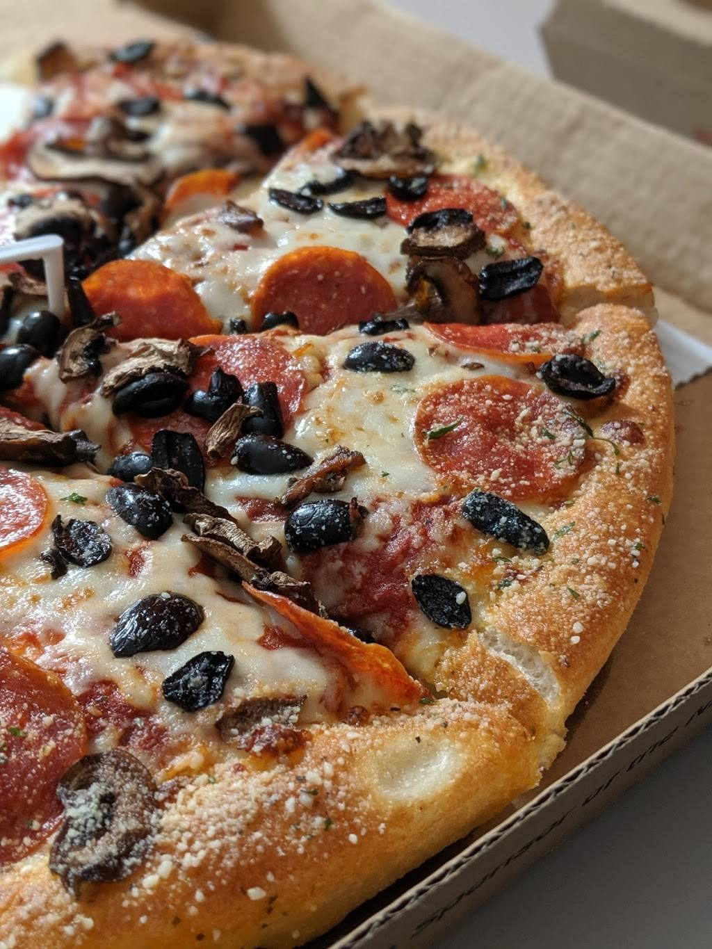 Pizza Hut | meal takeaway | 700 NE Circle Blvd, Corvallis, OR 97330, USA | 5417531240 OR +1 541-753-1240