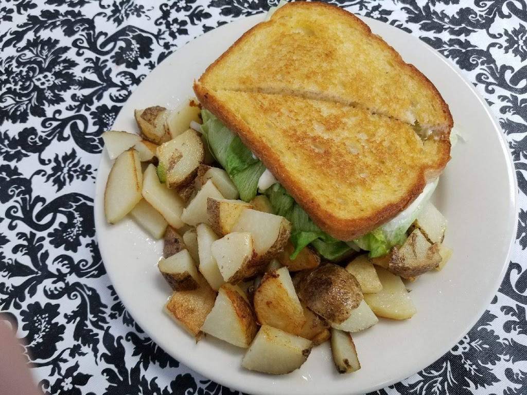 Sonias Diner | restaurant | 209B Henslee Dr, Dickson, TN 37055, USA | 6153757357 OR +1 615-375-7357