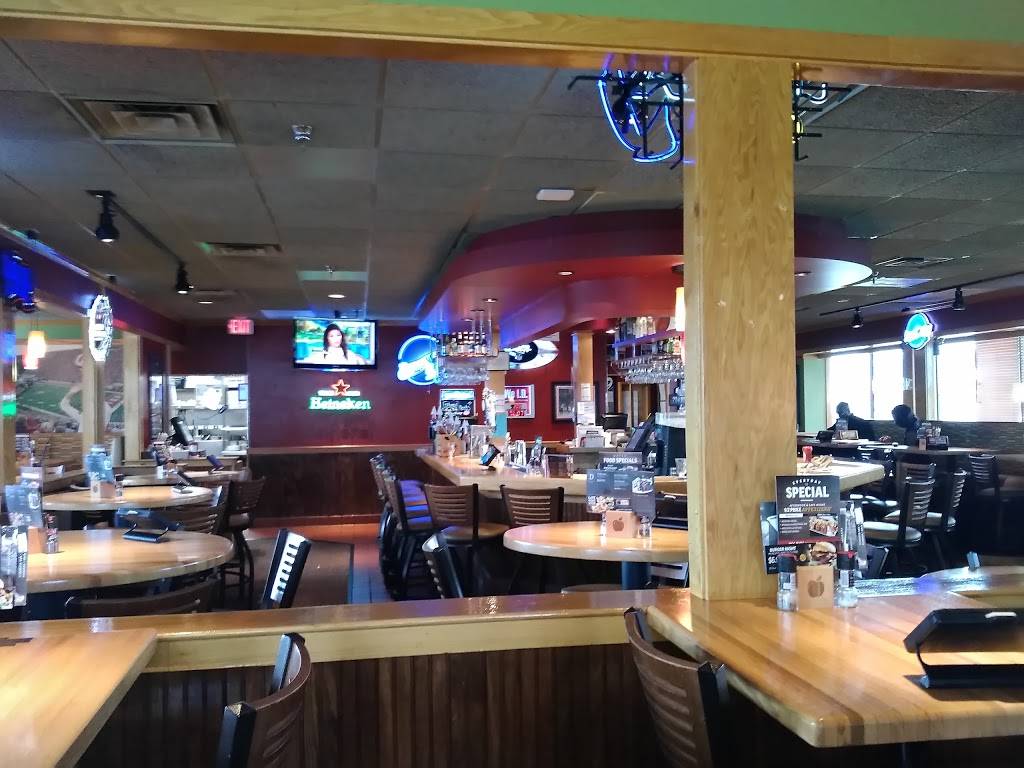 Applebees Grill + Bar | restaurant | 721 E Lewis and Clark Pkwy, Clarksville, IN 47129, USA | 8122833594 OR +1 812-283-3594