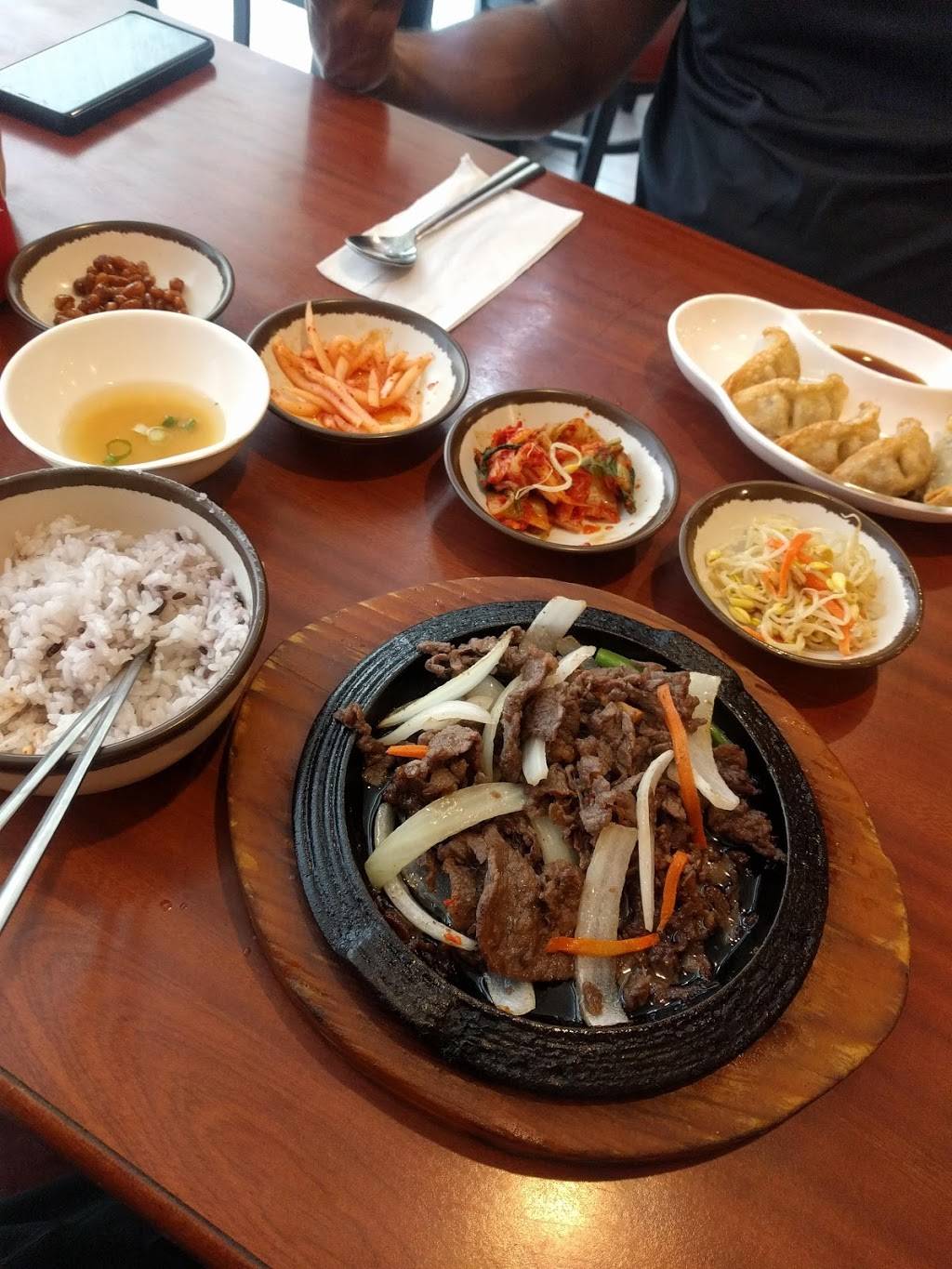 Buk Chang Dong Soon Tofu Korean Restaurant | restaurant | 3085 Hurontario St, Mississauga, ON L5A 4E4, Canada | 9052761957 OR +1 905-276-1957