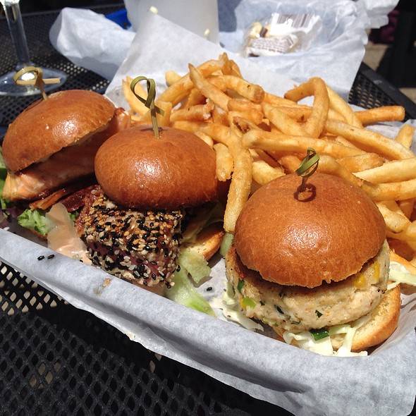 Moss Beach Distillery | restaurant | 140 Beach Way, Moss Beach, CA 94038, USA | 6507285595 OR +1 650-728-5595