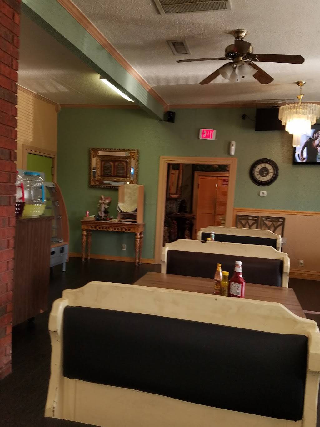 DVentures Restaurant & Club | restaurant | 7474 S Lancaster Rd, Dallas, TX 75241, USA | 9722284665 OR +1 972-228-4665