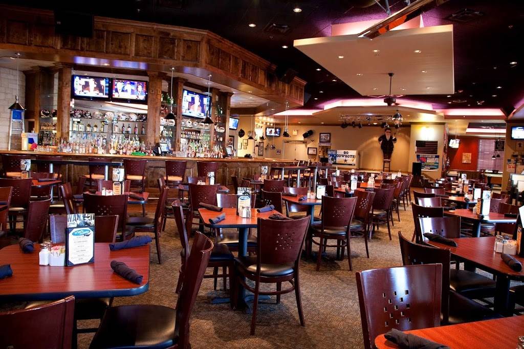 Fat Daddys Sports & Spirits | restaurant | 781 W Debbie Ln, Mansfield, TX 76063, USA | 8174530188 OR +1 817-453-0188