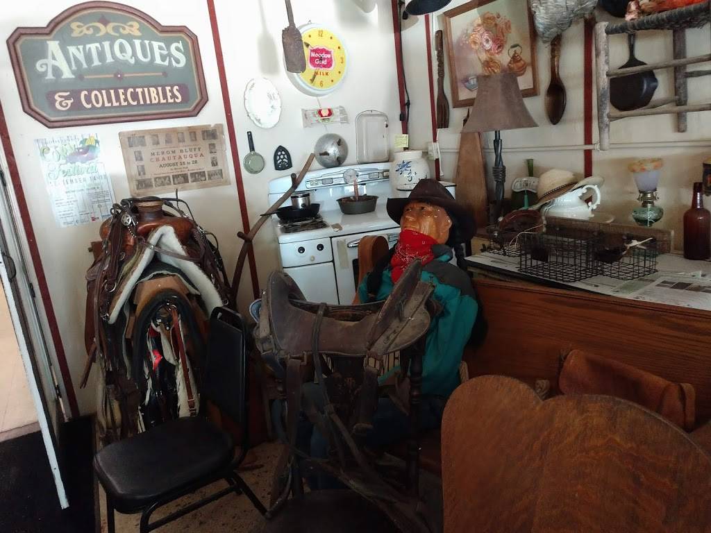 Meleahs Cafe | restaurant | 2101-2153 S 3rd St, Merom, IN 47861, USA | 8123564108 OR +1 812-356-4108