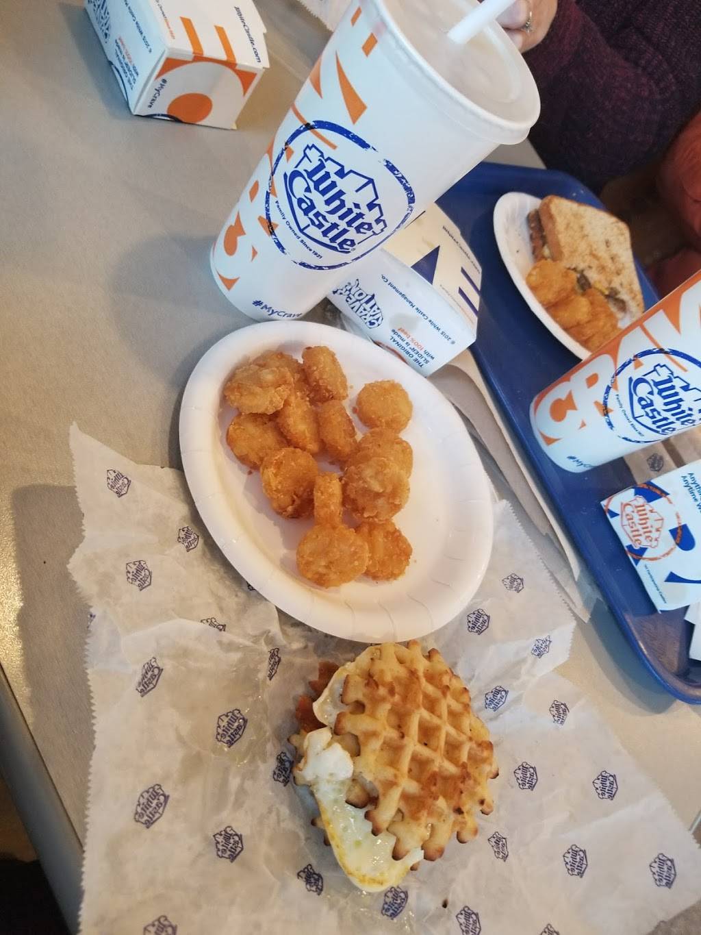 White Castle | restaurant | 5615 Lindbergh Blvd, St. Louis, MO 63123, USA | 3148422733 OR +1 314-842-2733
