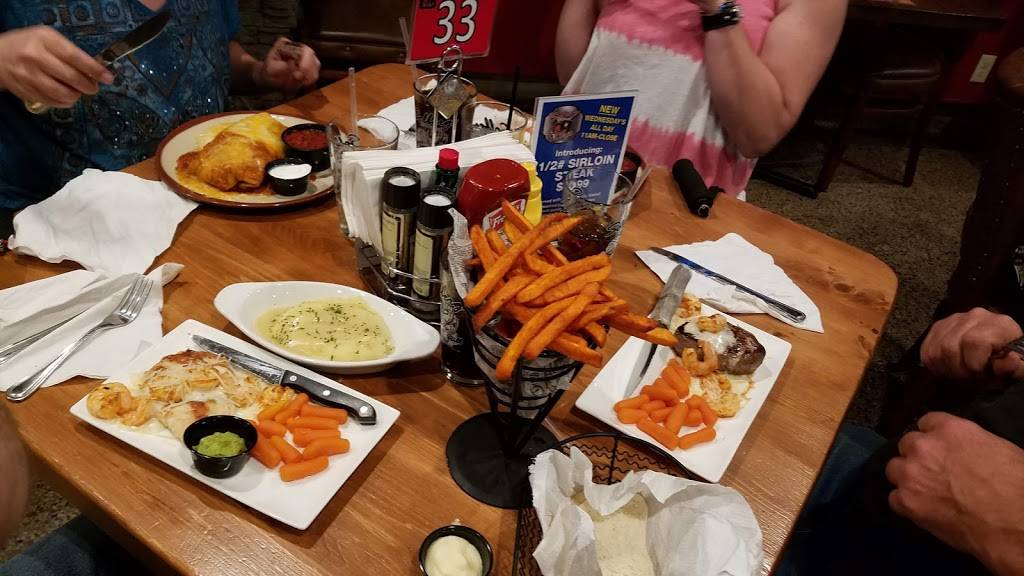 Solbergs Greenleaf Sports Bar & Grill | restaurant | 1340 Carpenter Ave, Iron Mountain, MI 49801, USA | 9067744600 OR +1 906-774-4600