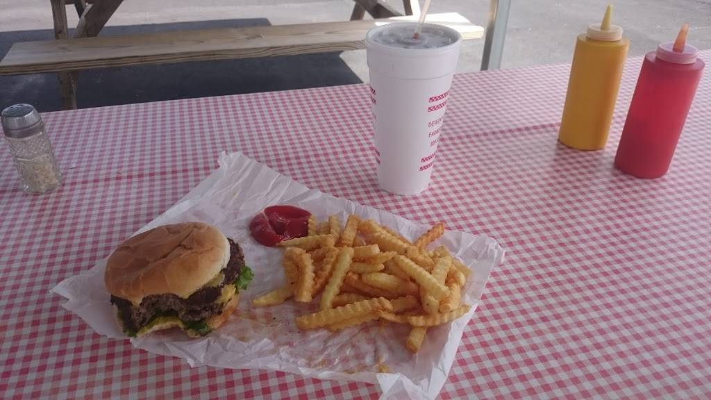 Deweys Drive-In | restaurant | 620 E Richardson St, Farmer City, IL 61842, USA | 3099283663 OR +1 309-928-3663