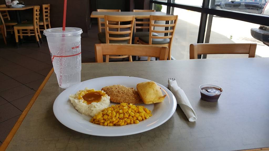 Boston Market | restaurant | 3511 S 27th St, Milwaukee, WI 53221, USA | 4146716200 OR +1 414-671-6200