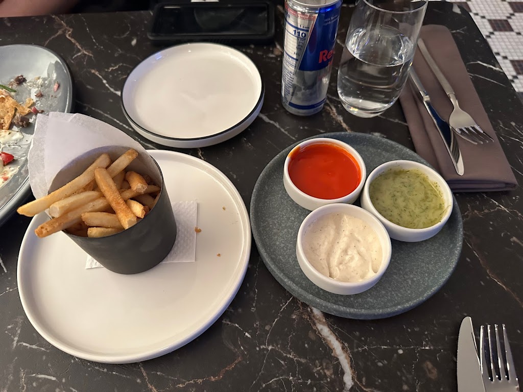 Signature | restaurant | 1312 S Wabash Ave, Chicago, IL 60605, USA | 7735721622 OR +1 773-572-1622