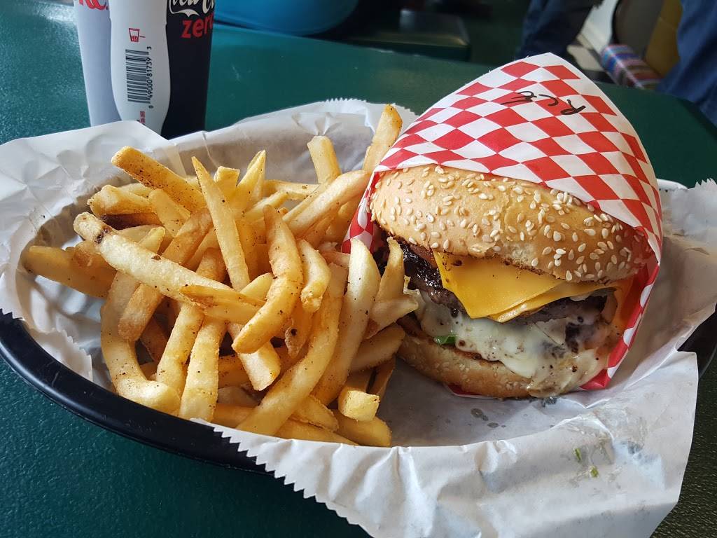 Tommys Burger Stop | restaurant | 1106 W 29th Pl, Anchorage, AK 99503, USA | 9075615696 OR +1 907-561-5696