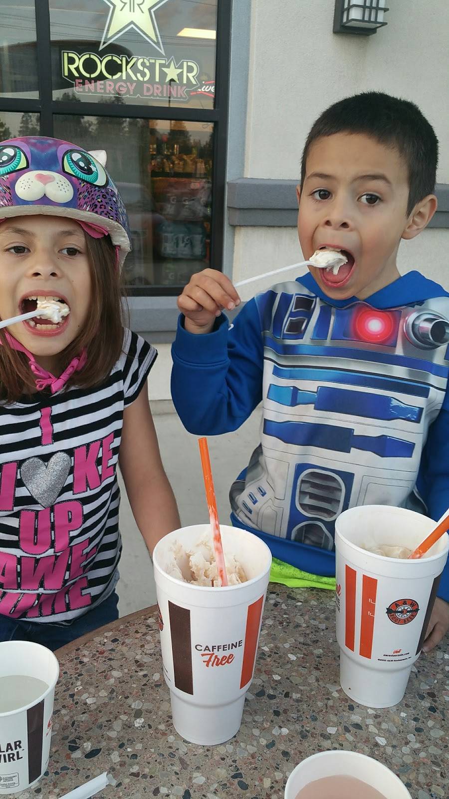 A&W Restaurant | restaurant | 2124 W Riggin Ave, Visalia, CA 93291, USA | 5596255443 OR +1 559-625-5443