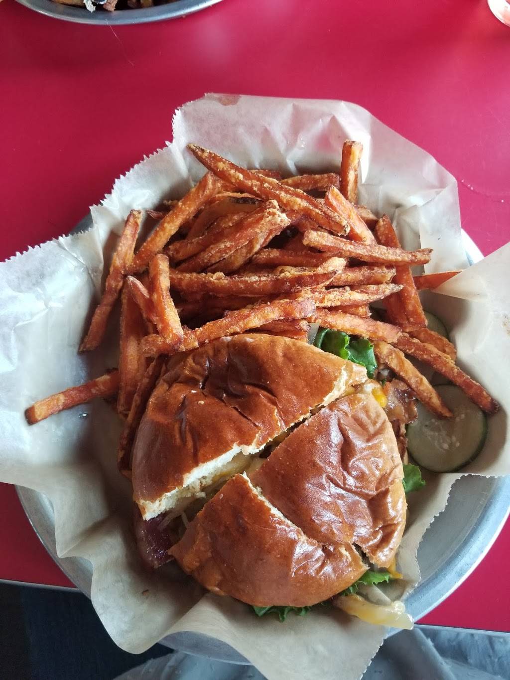 Hamburger Marys | restaurant | 5400 N Clark St, Chicago, IL 60640, USA | 7737846969 OR +1 773-784-6969