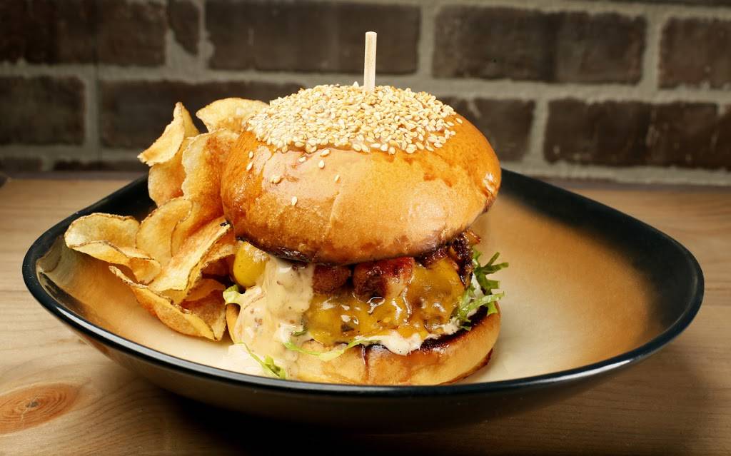 D-Tour Martini Bar & Kitchen | restaurant | 49 W Chippewa St, Buffalo, NY 14202, USA | 7168541250 OR +1 716-854-1250