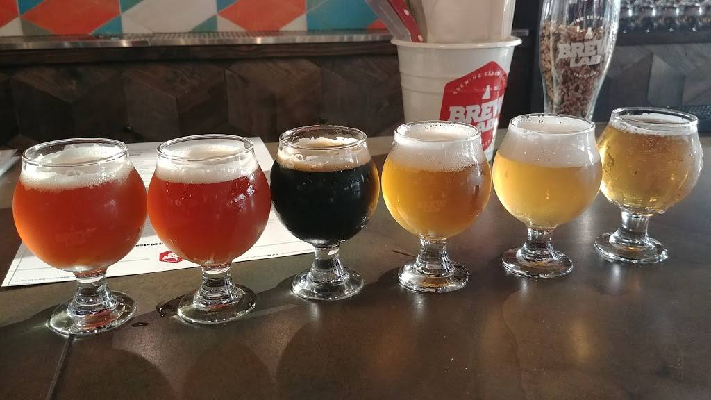 Brew Lab | restaurant | 7925 Marty St, Overland Park, KS 66204, USA | 9134002343 OR +1 913-400-2343