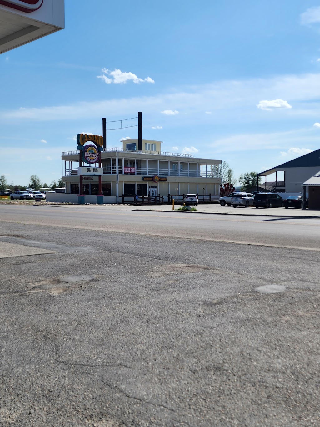 Far West Casino & Restaurant | restaurant | 1320 N Crawford Ave, Hardin, MT 59034, USA | 4066653317 OR +1 406-665-3317