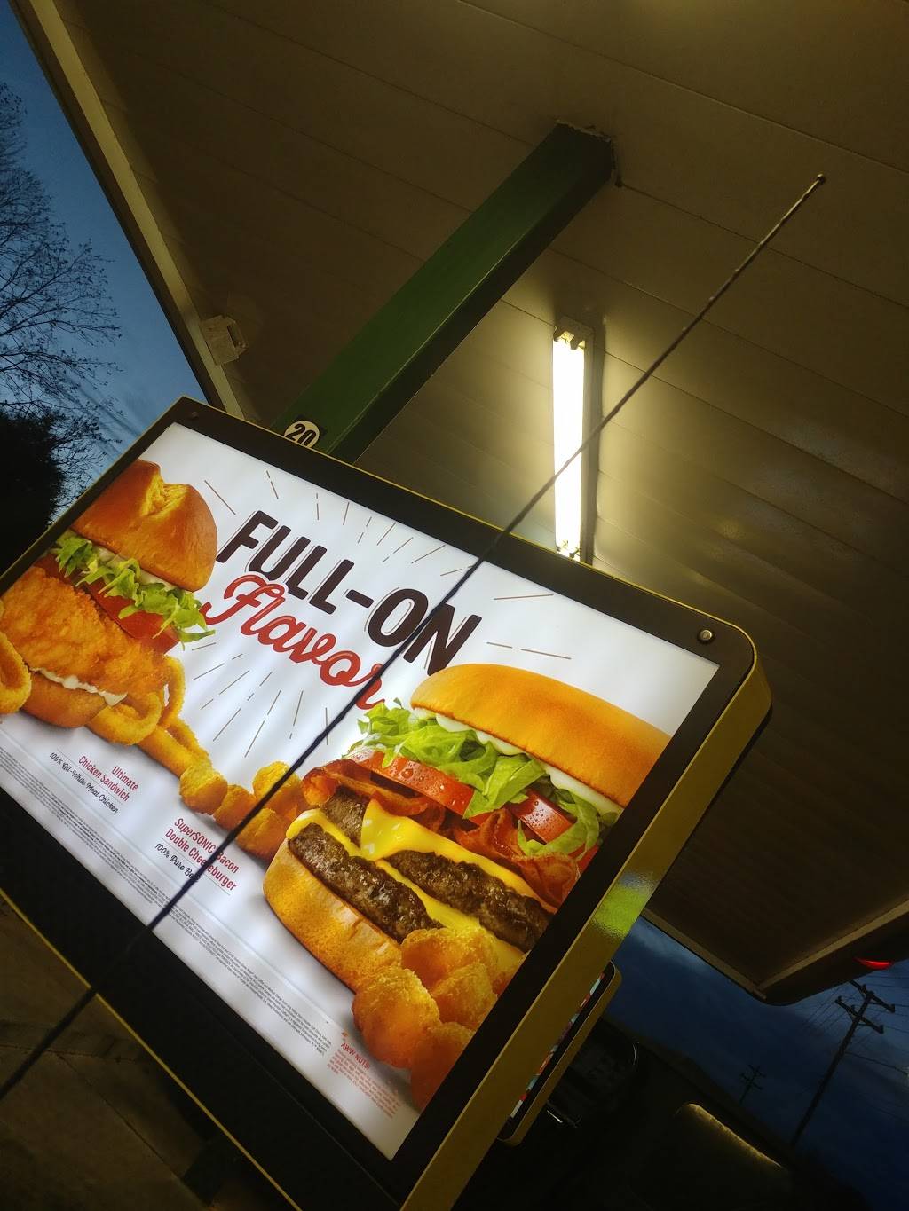 Sonic Drive-In | restaurant | 1108 New Highway 52, Westmoreland, TN 37186, USA | 6156444054 OR +1 615-644-4054