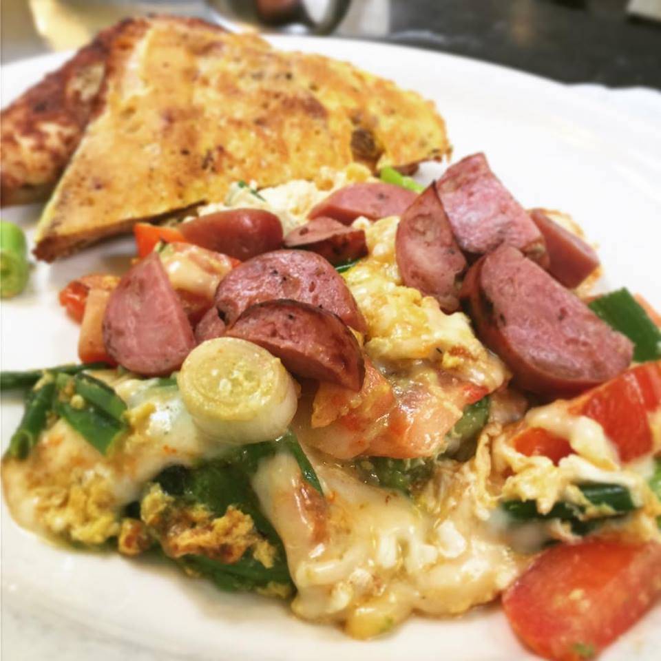 Lynn & Lus Escapade Cafe | restaurant | 3353 Grand Ave, Oakland, CA 94610, USA | 5108355705 OR +1 510-835-5705