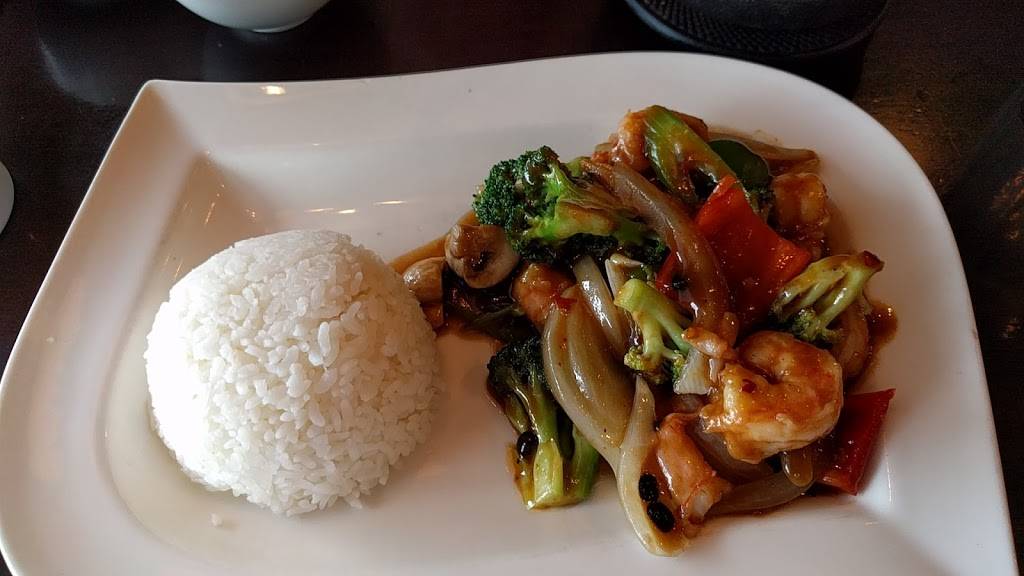 Lemon N Ginger Asian Grille | restaurant | 3491 Merchant Boulevard suite 100, Abingdon, MD 21009, USA | 4105696688 OR +1 410-569-6688