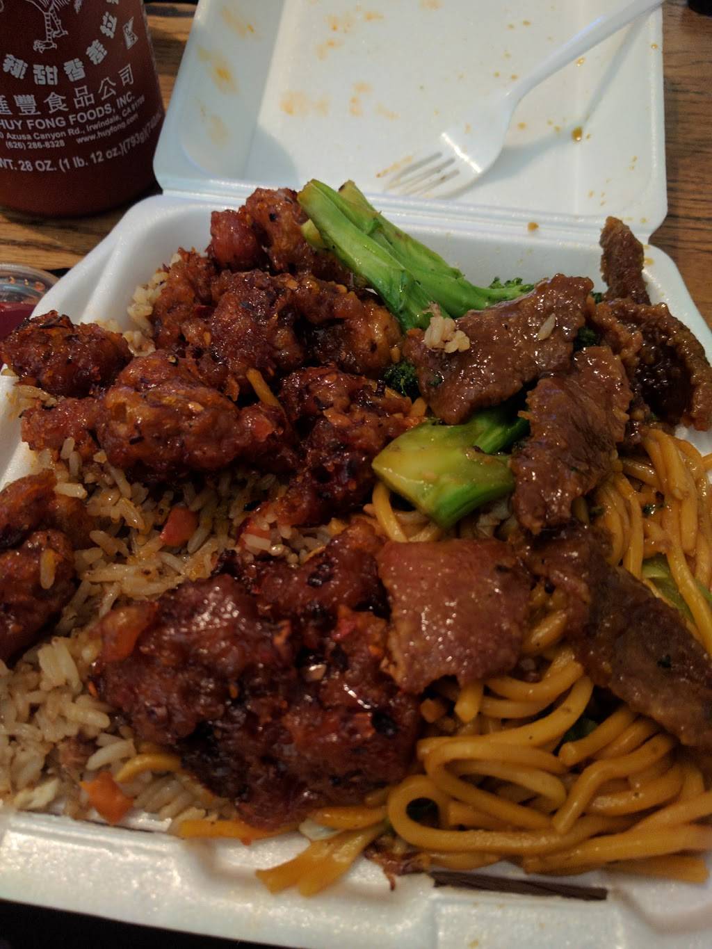 Lucky Wok | restaurant | 2995 Van Buren Boulevard, Riverside, CA 92503, USA | 9516882888 OR +1 951-688-2888