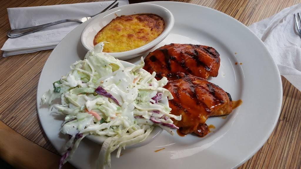 Calhouns On The River | restaurant | 400 Neyland Dr, Knoxville, TN 37902, USA | 8656733355 OR +1 865-673-3355