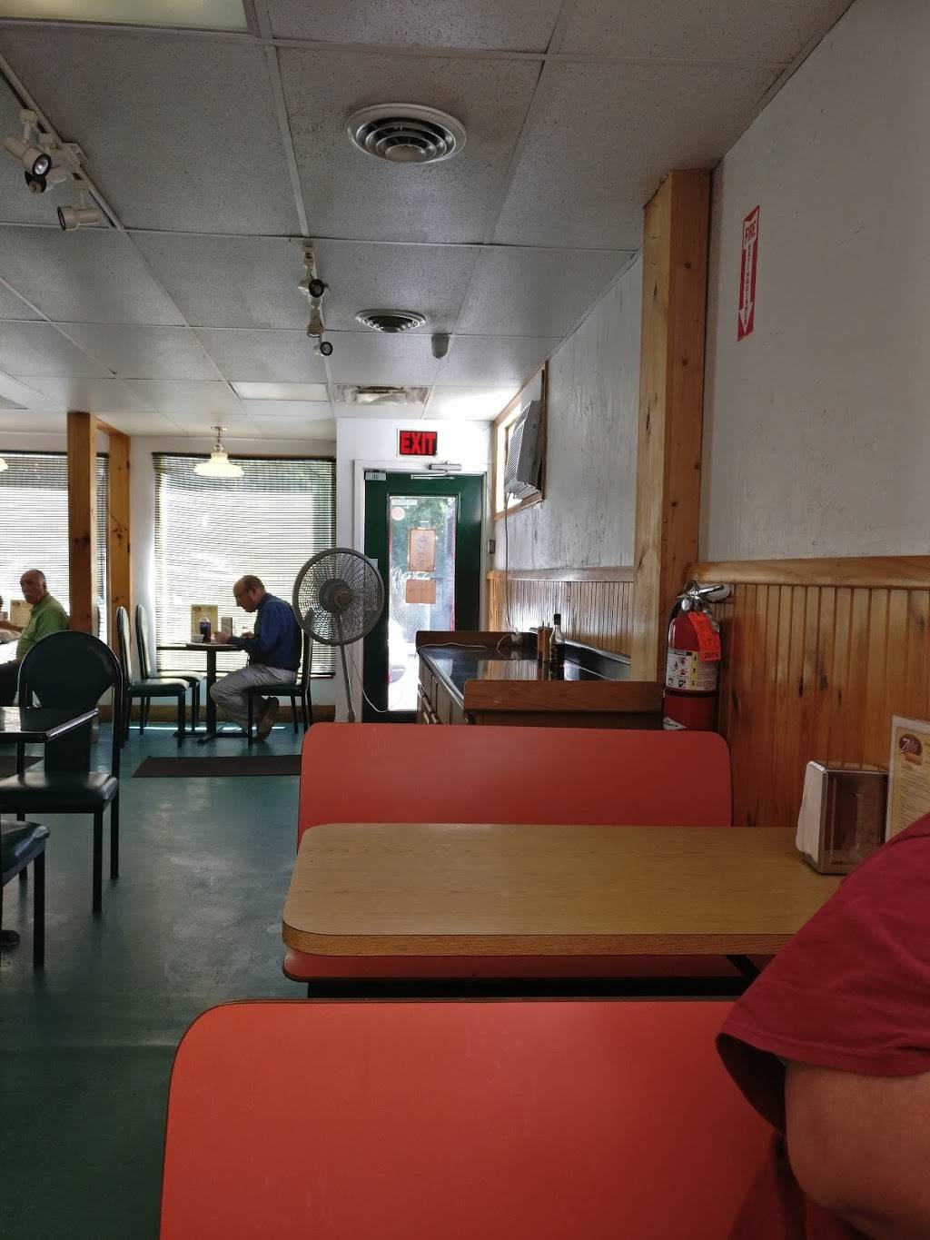 Zebs Barbeque | restaurant | 51 Potomac St, Ridgeley, WV 26753, USA | 3047384001 OR +1 304-738-4001