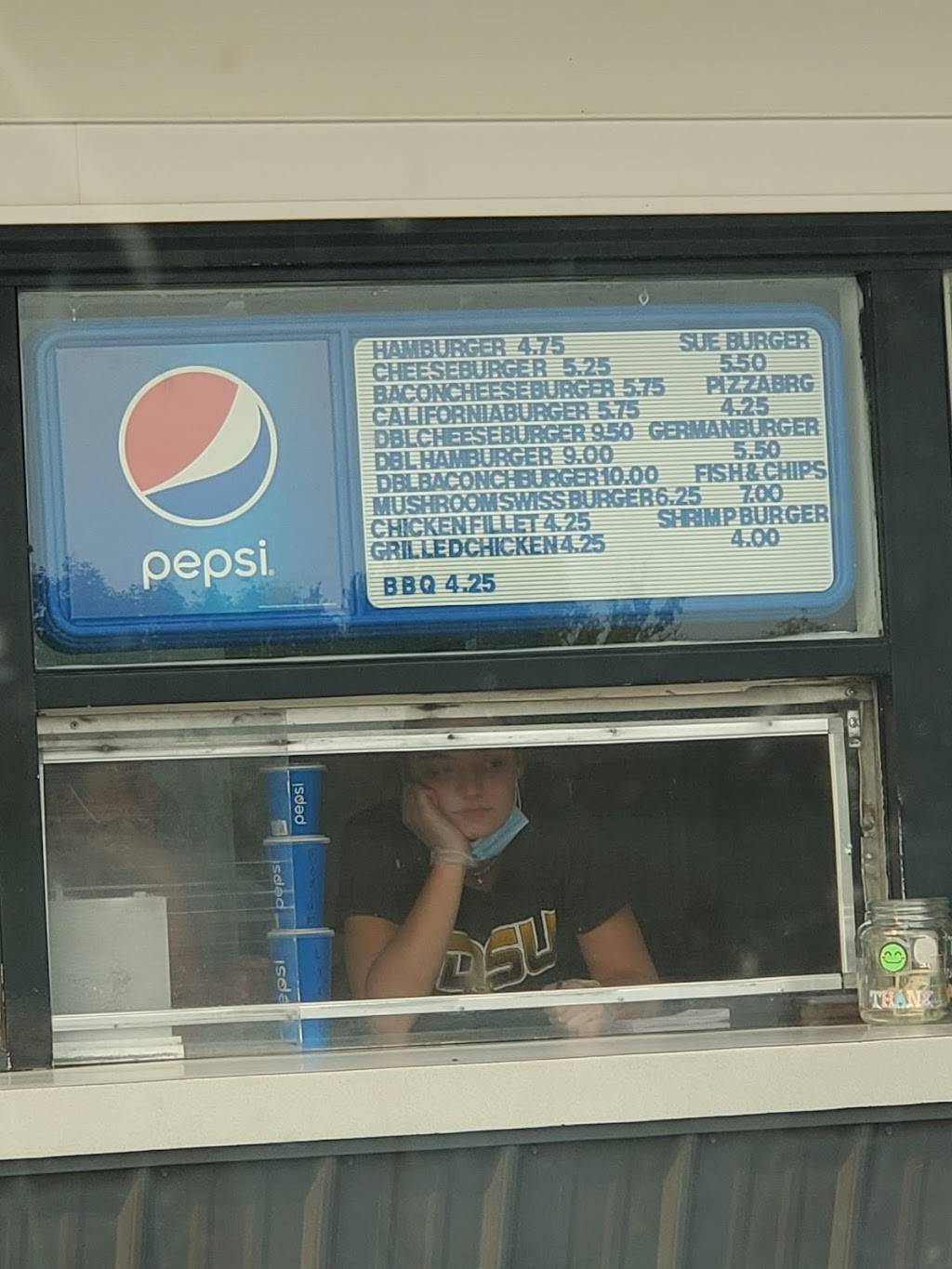 Sues Drive In | restaurant | 425 Main St S, Pierz, MN 56364, USA | 3204682270 OR +1 320-468-2270