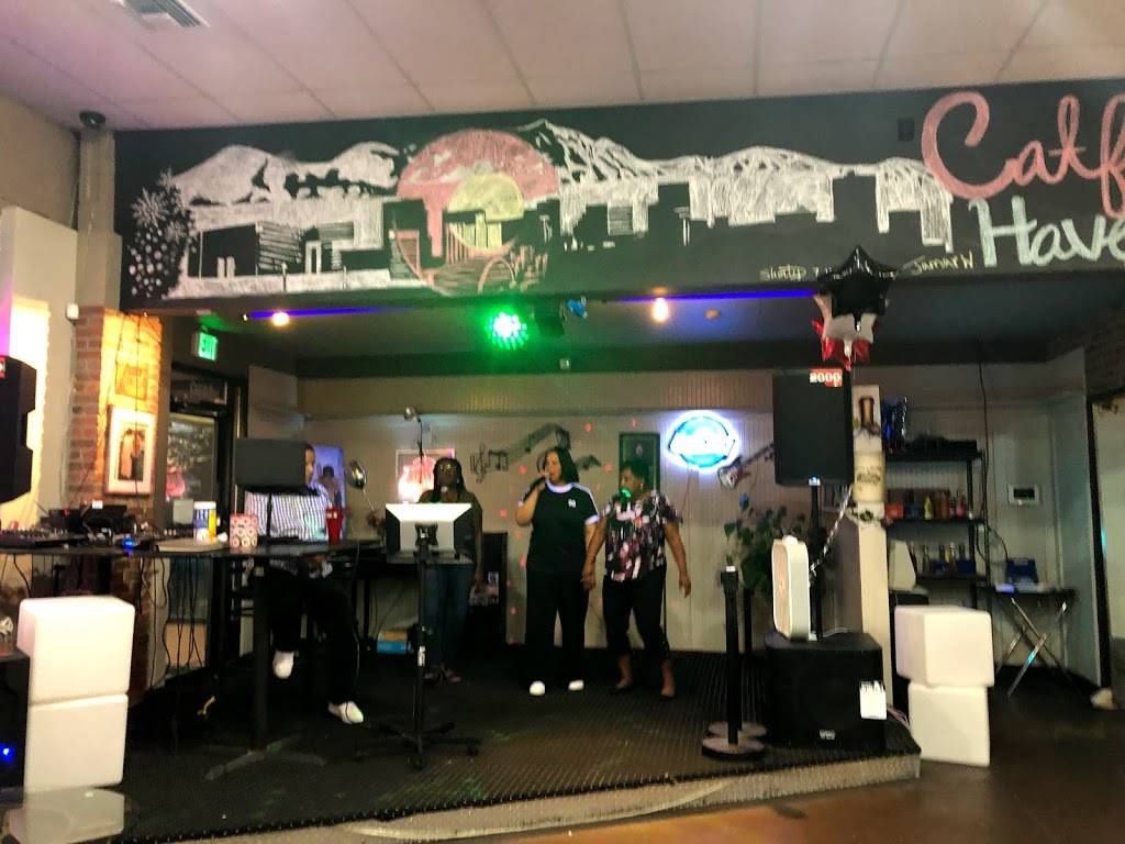 Catfish Haven | restaurant | 4650 Tower Rd, Denver, CO 80249, USA | 3033993730 OR +1 303-399-3730