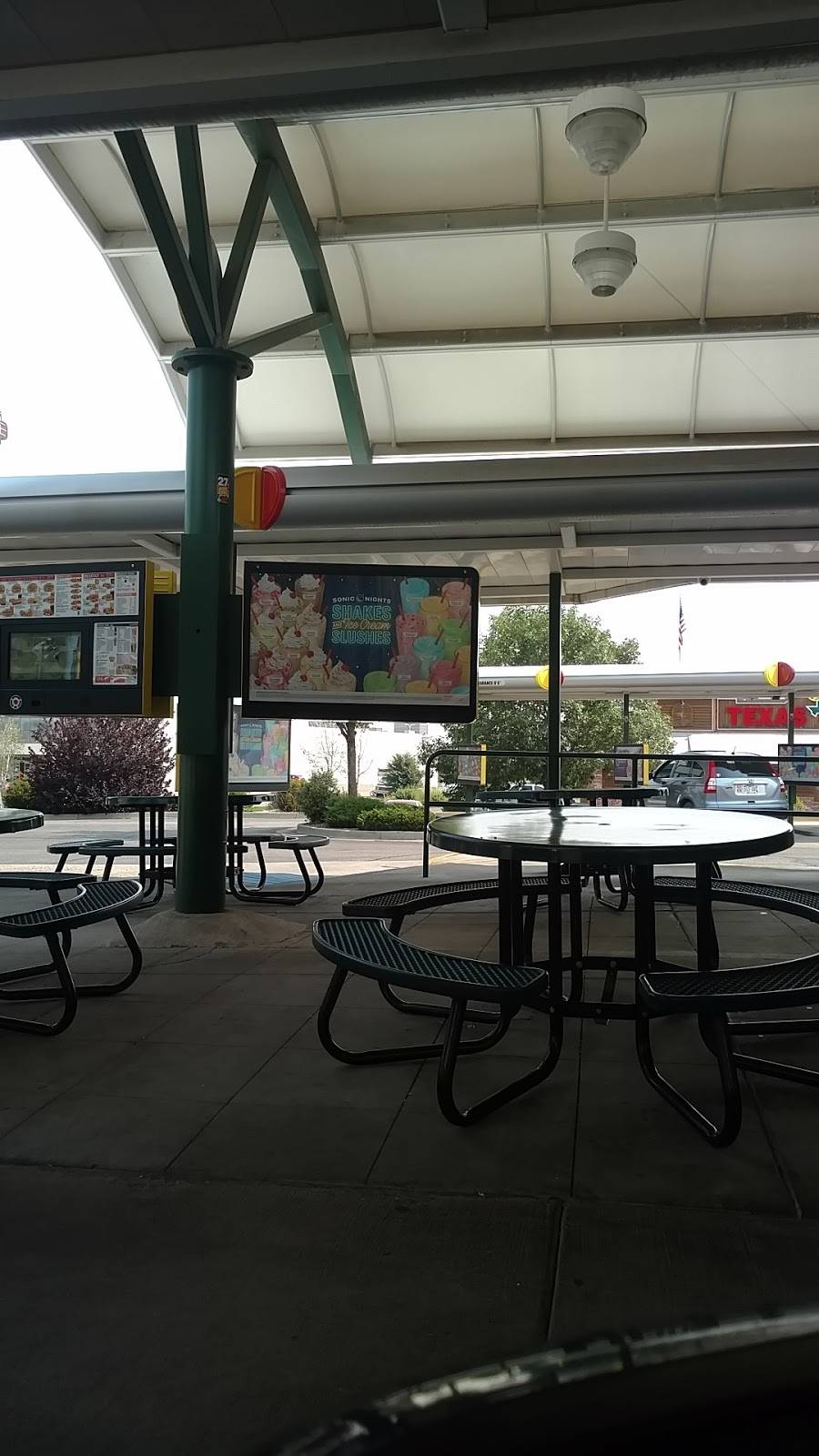 Sonic Drive-In | restaurant | 603 S 8th St, Colorado Springs, CO 80905, USA | 7196346692 OR +1 719-634-6692