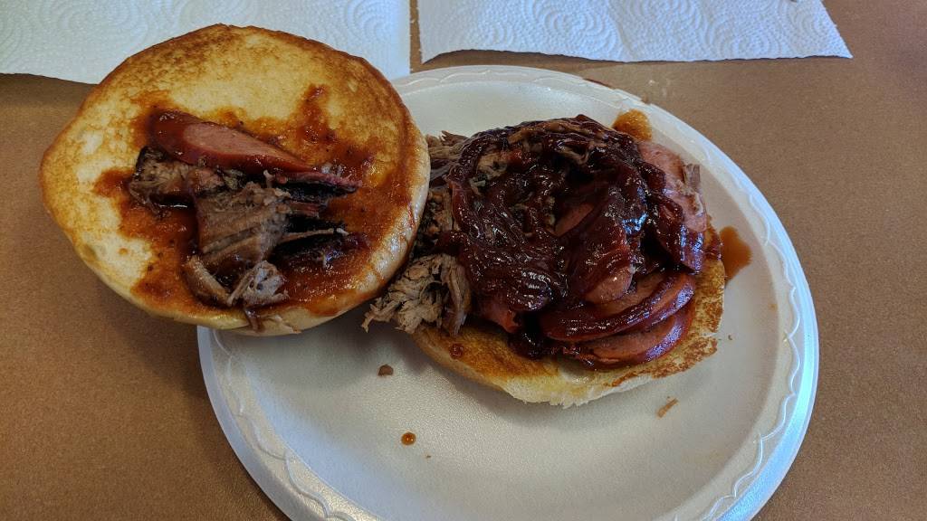 Hog-Wild Pit Bar-B-Q | restaurant | 233 S West St, Wichita, KS 67213, USA | 3169459550 OR +1 316-945-9550