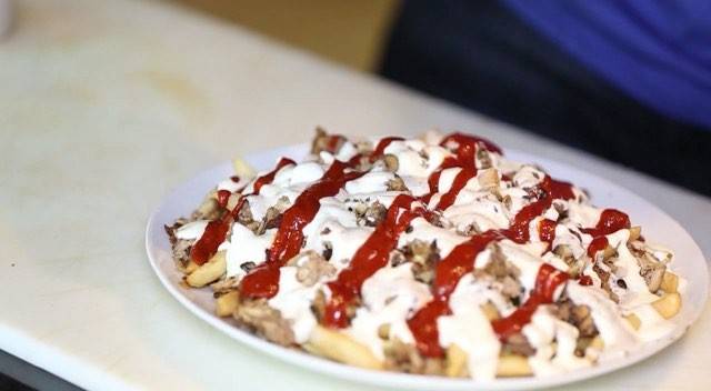 Osmows Shawarma | restaurant | 6640 Finch Ave W, Etobicoke, ON M9W 0B3, Canada | 4162131121 OR +1 416-213-1121