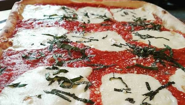 Napoli Pizza | restaurant | 4046, 311 W Main St, Meriden, CT 06451, USA | 2032358016 OR +1 203-235-8016