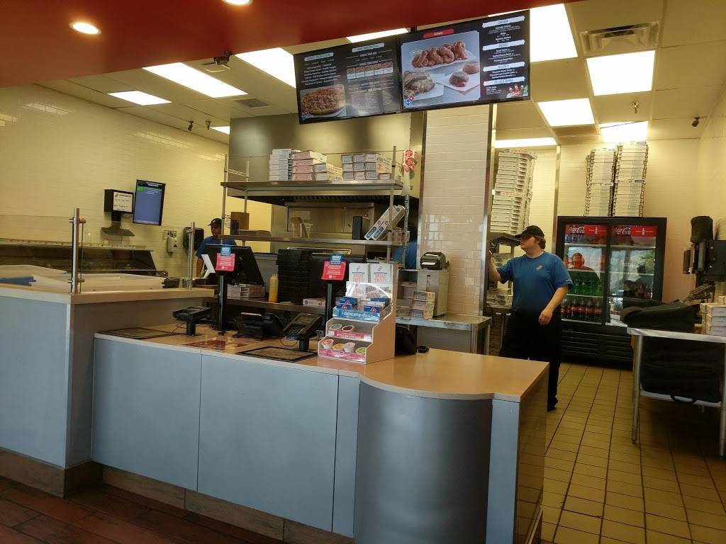 Dominos Pizza | meal delivery | 33982 Mission Trail Ste C, Wildomar, CA 92595, USA | 9516747766 OR +1 951-674-7766