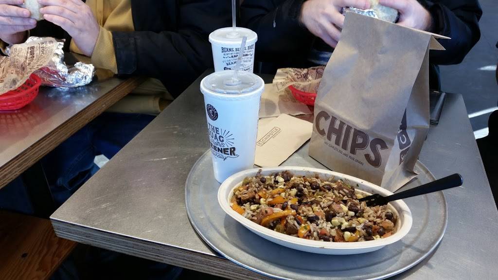 Chipotle Mexican Grill | restaurant | 1516 N Naper Blvd Ste 104, Naperville, IL 60563, USA | 3314574192 OR +1 331-457-4192