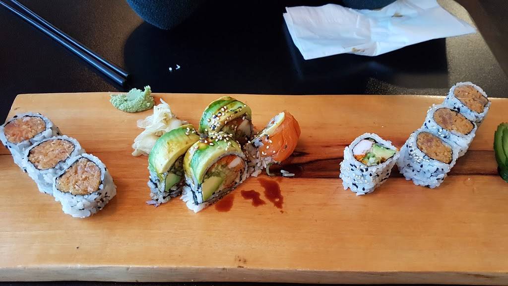 Rollian Sushi | restaurant | 660 Eglinton Ave E, East York, ON M4G 2K2, Canada | 4164894303 OR +1 416-489-4303