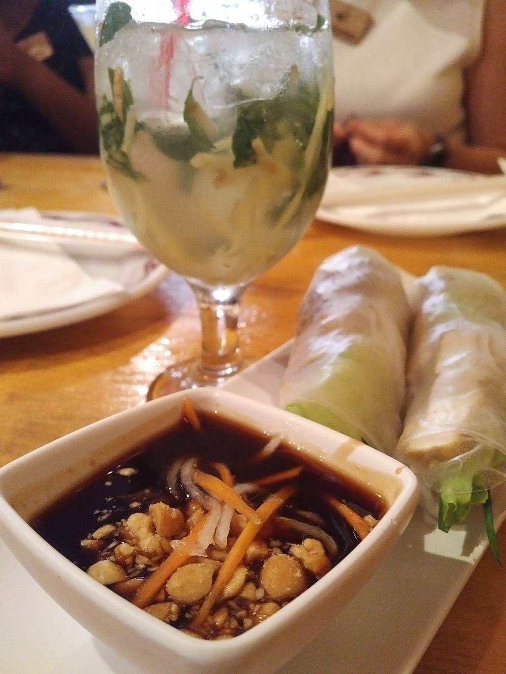 Vietnam Palace | restaurant | 222 N 11th St, Philadelphia, PA 19107, USA | 2155929596 OR +1 215-592-9596