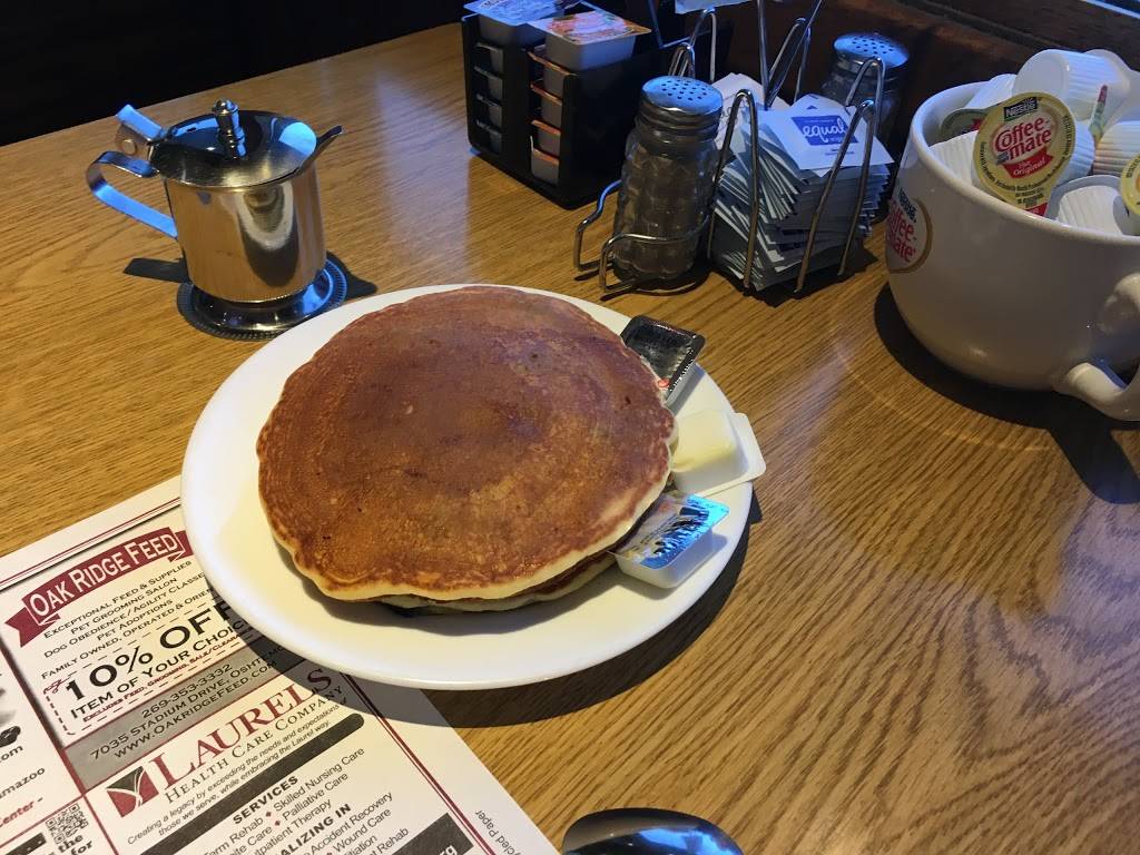 LaRues Family Restaurant | restaurant | 6375 Stadium Dr, Kalamazoo, MI 49009, USA | 2693757113 OR +1 269-375-7113