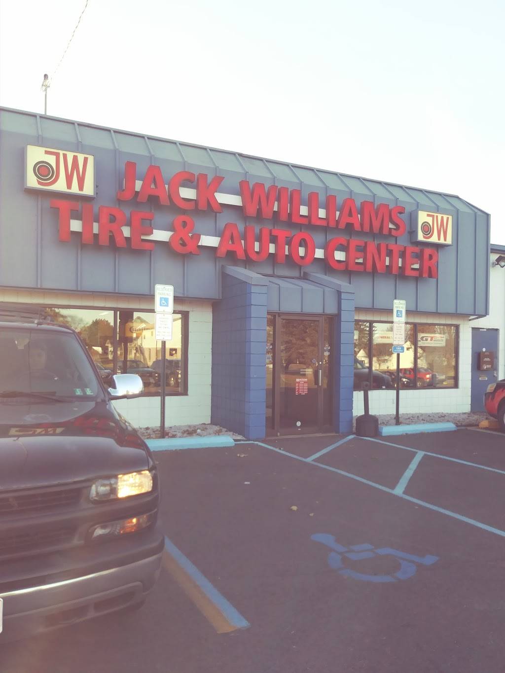 Bandits Roadhouse | restaurant | 1922 W Front St, Berwick, PA 18603, USA | 5707522313 OR +1 570-752-2313