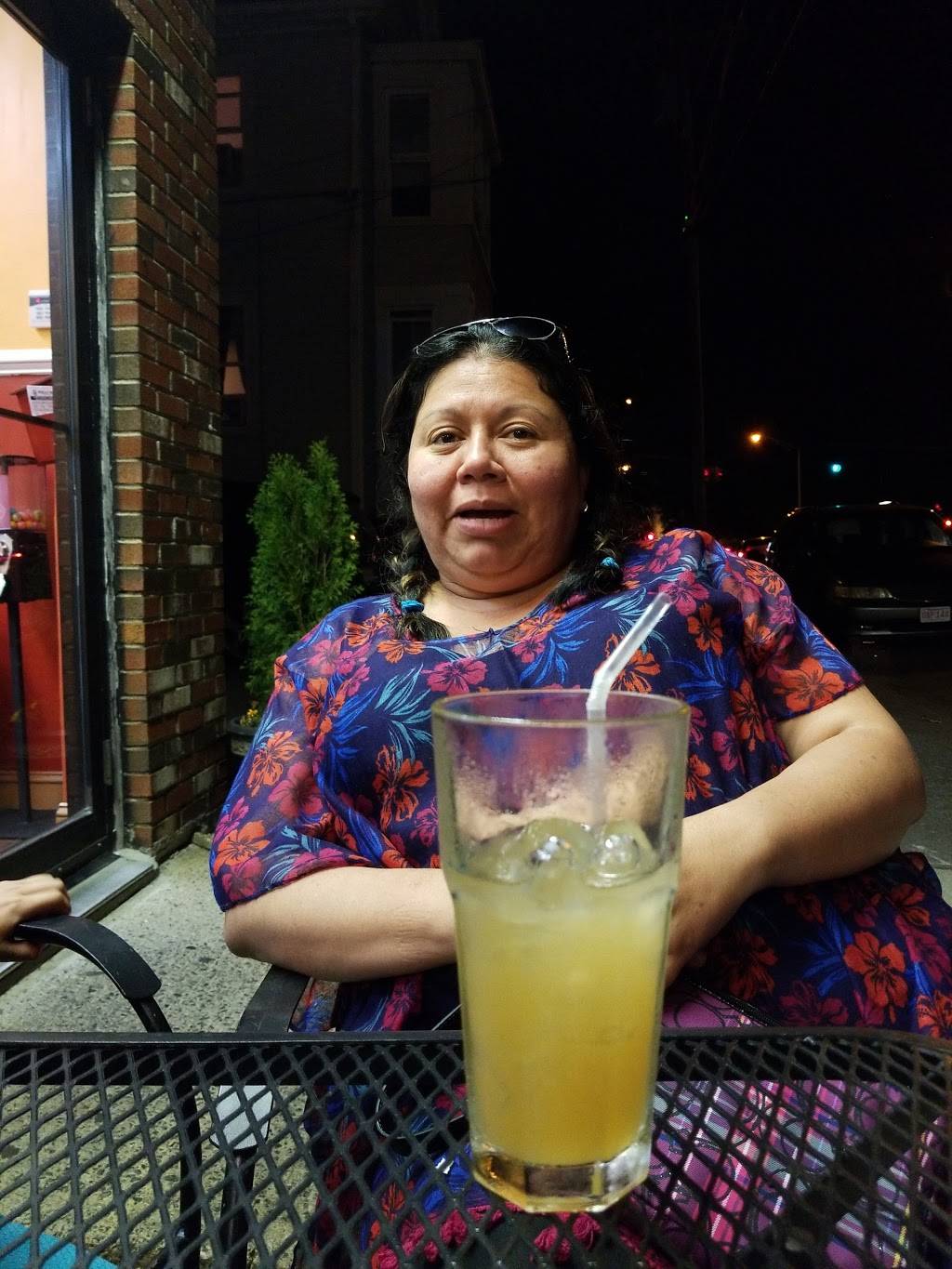 Pollo Royal | restaurant | 115 Commercial St, Lynn, MA 01905, USA | 7817809953 OR +1 781-780-9953