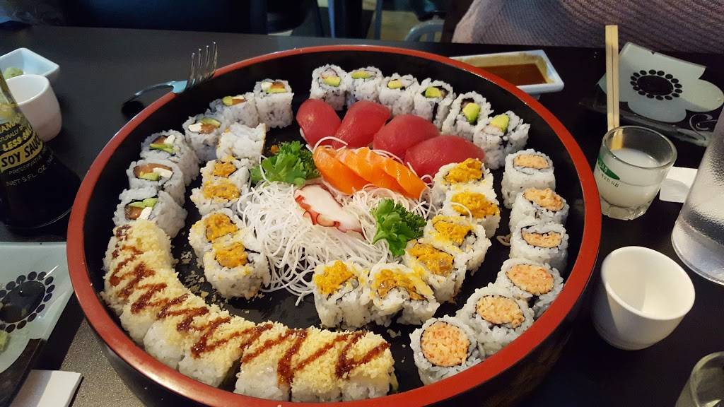 Youngs Sushi | restaurant | 4082 Clark Ave, Willoughby, OH 44094, USA | 4409510002 OR +1 440-951-0002